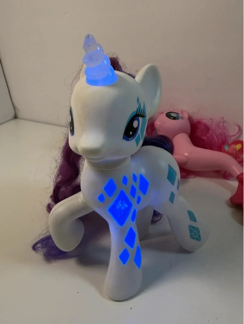 Hasbro My Little Pony Lot – Rarity Light-Up Figure, Pinkie Pie Mermaid & G3 Pony